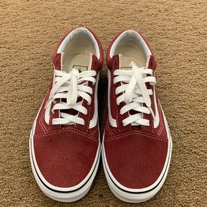 Old Skool Vans Burgundy Size 7.5 in Woman’s or 6 In Mens